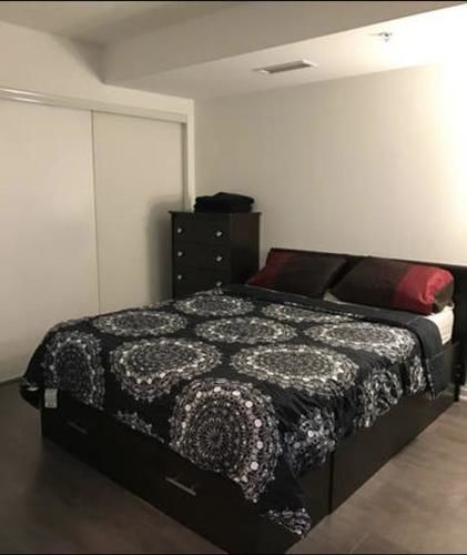 Queen West Suites Apartment *