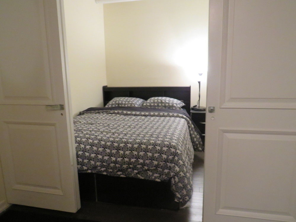 Apartment Queen West Suites
