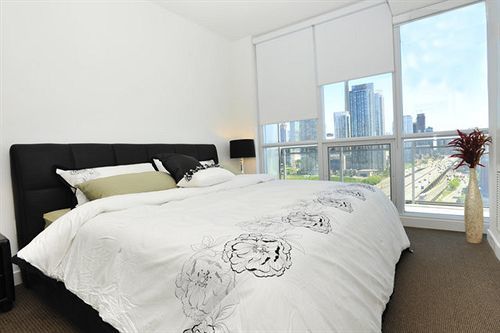 Hydewest - Dan Leckie Way 4* Toronto