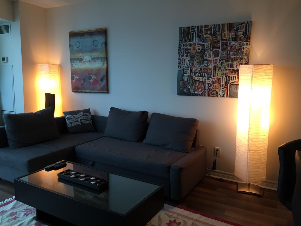 Apartment Overlooking Cn Tower, Rogers, Islands *