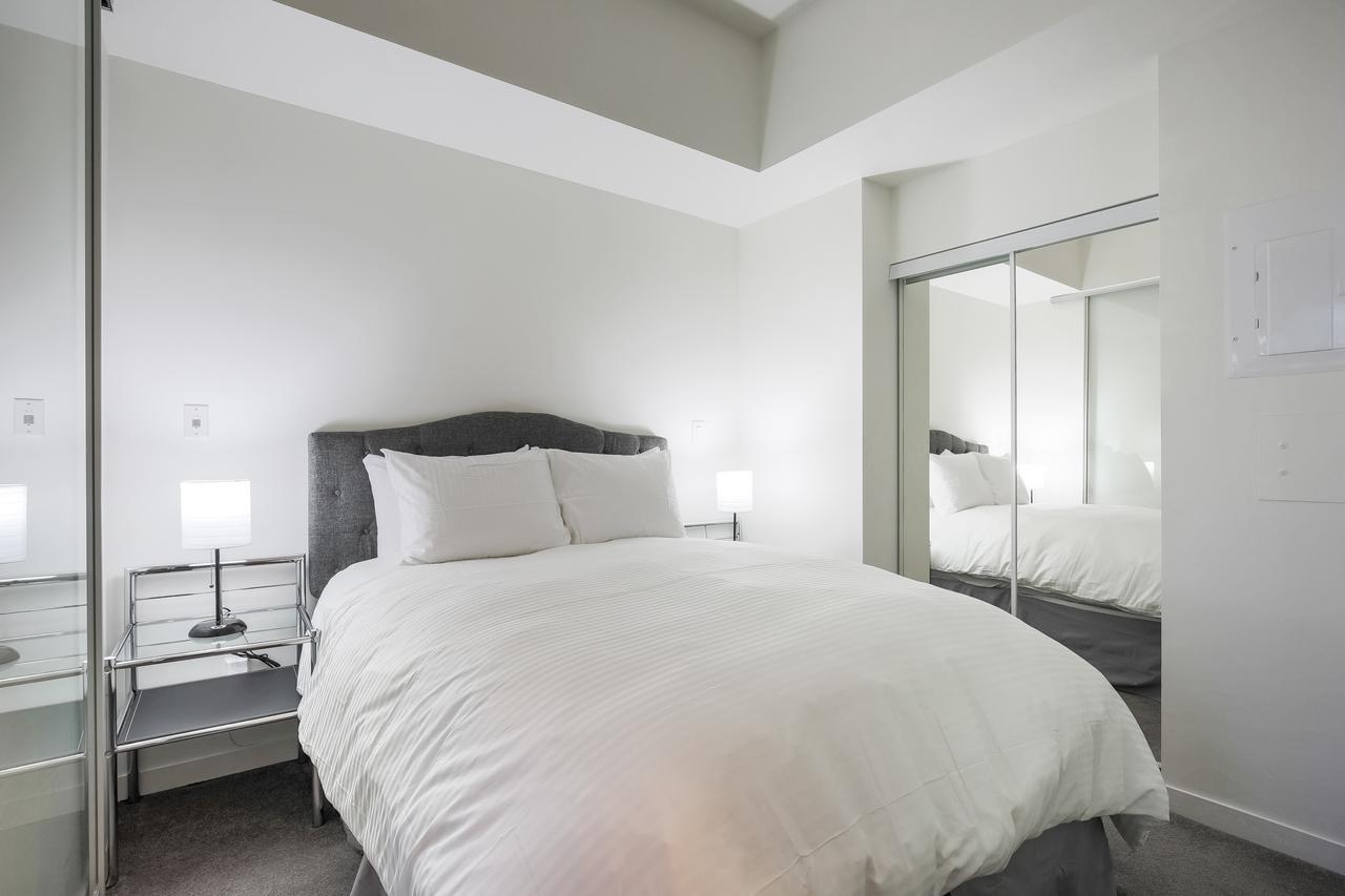 Noel Suites Air Canada Centre * Toronto