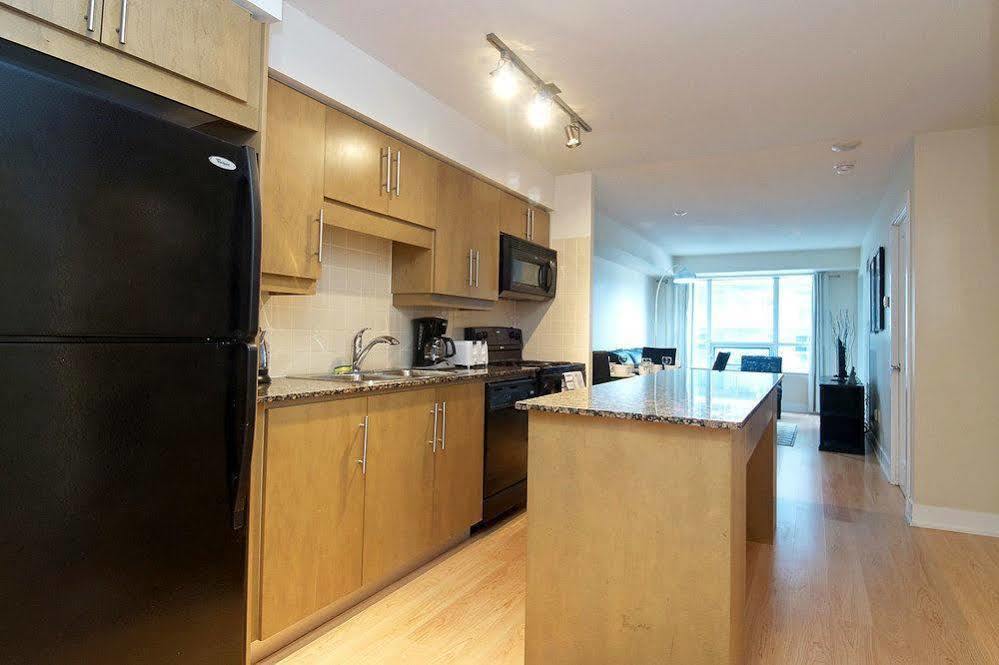Whitehall - 263 Wellington St W