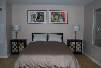 Luxury Downtown Water Front Hotel