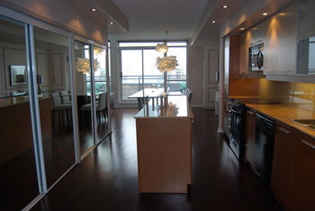 Hotel Luxury Downtown Water Front