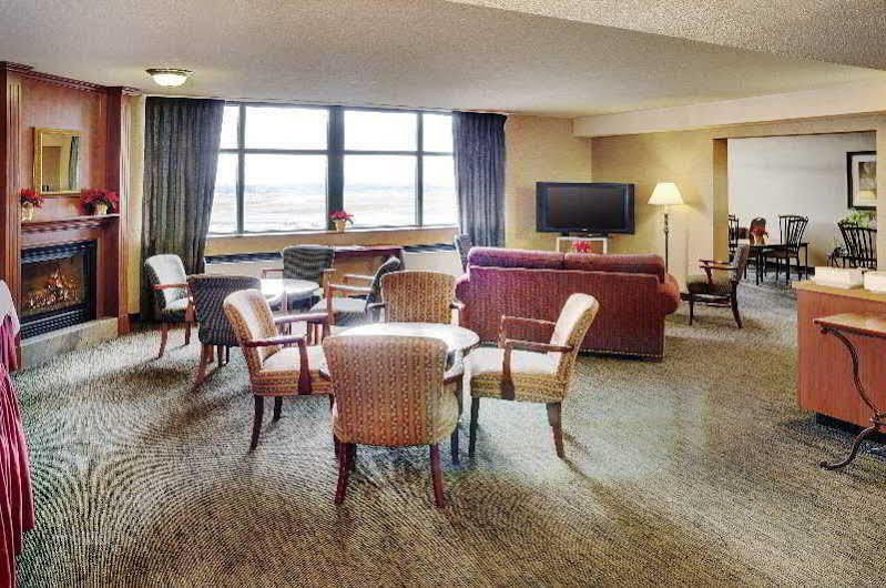 Doubletree By Hilton Airport, On Hotel 4*