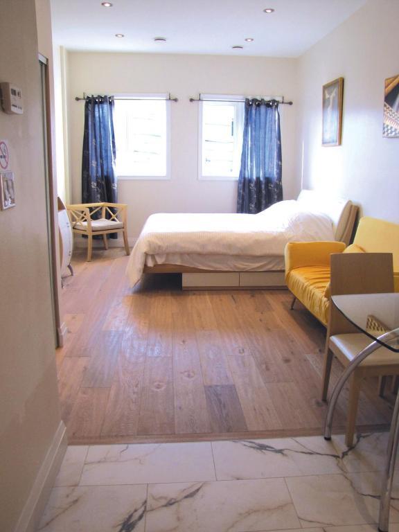 Urban Living Guest house Toronto