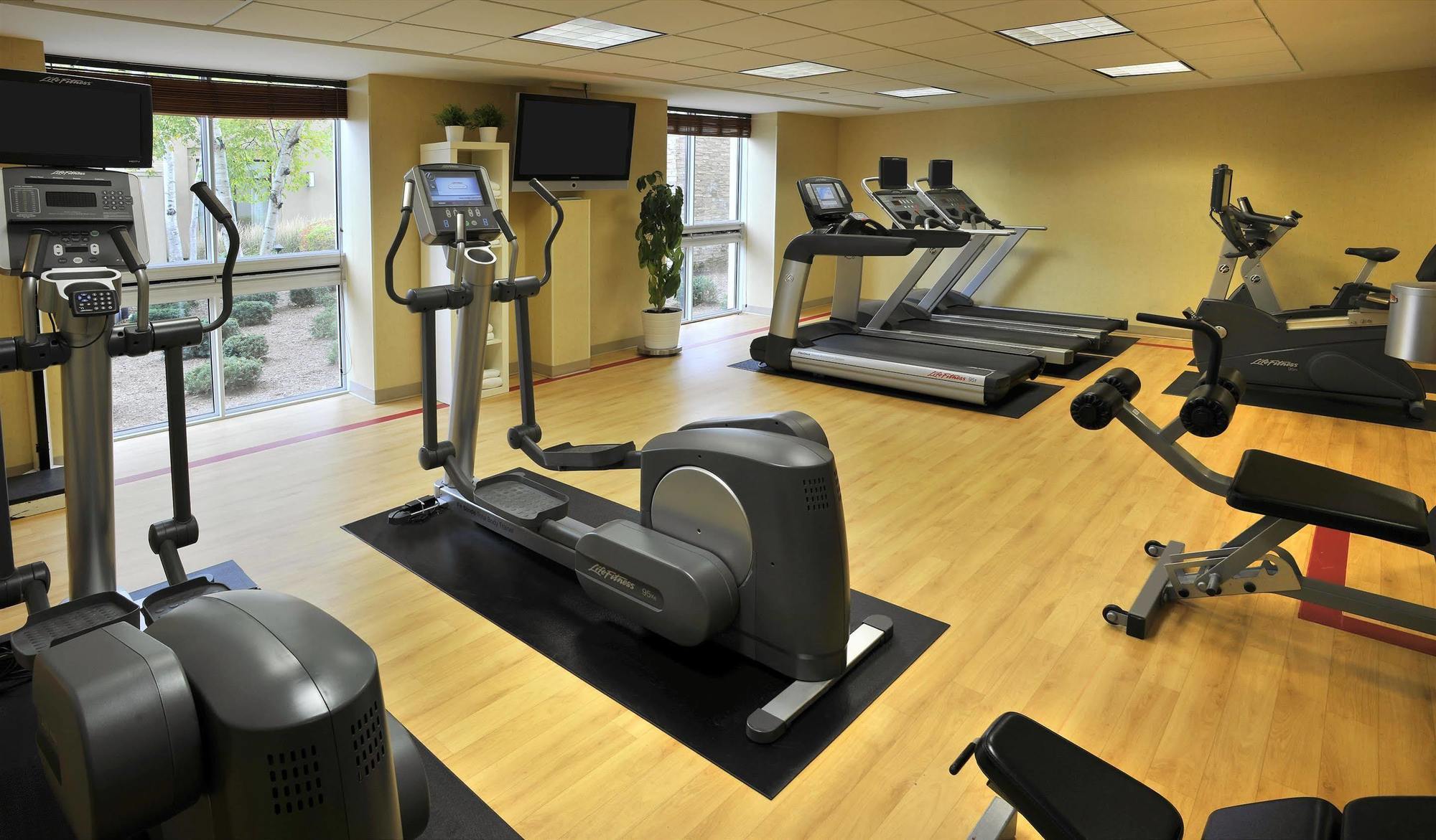 Sheraton Airport & Conference Centre Hotel 4*
