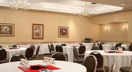 Doubletree By Hilton Airport, On Hotel