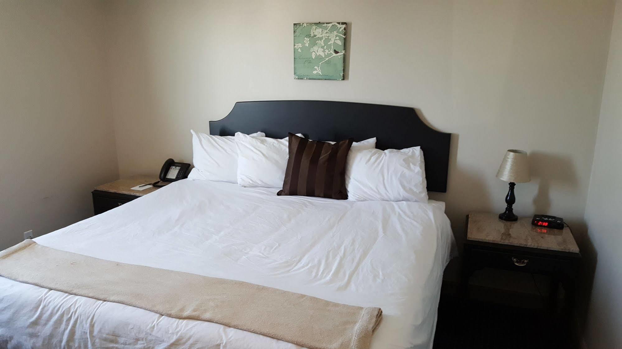 Montecassino & 3* Toronto