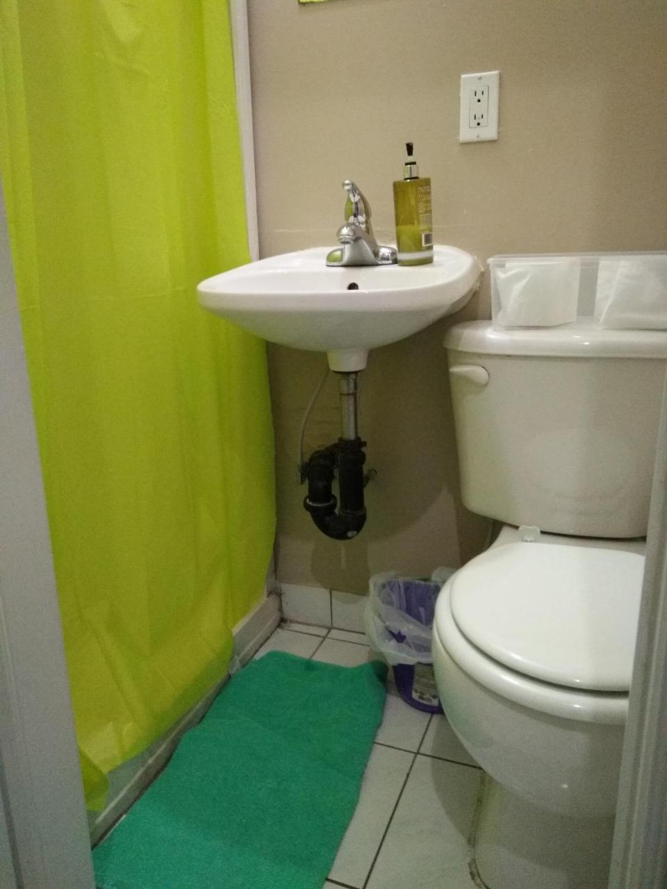 Travellers Guest house Toronto