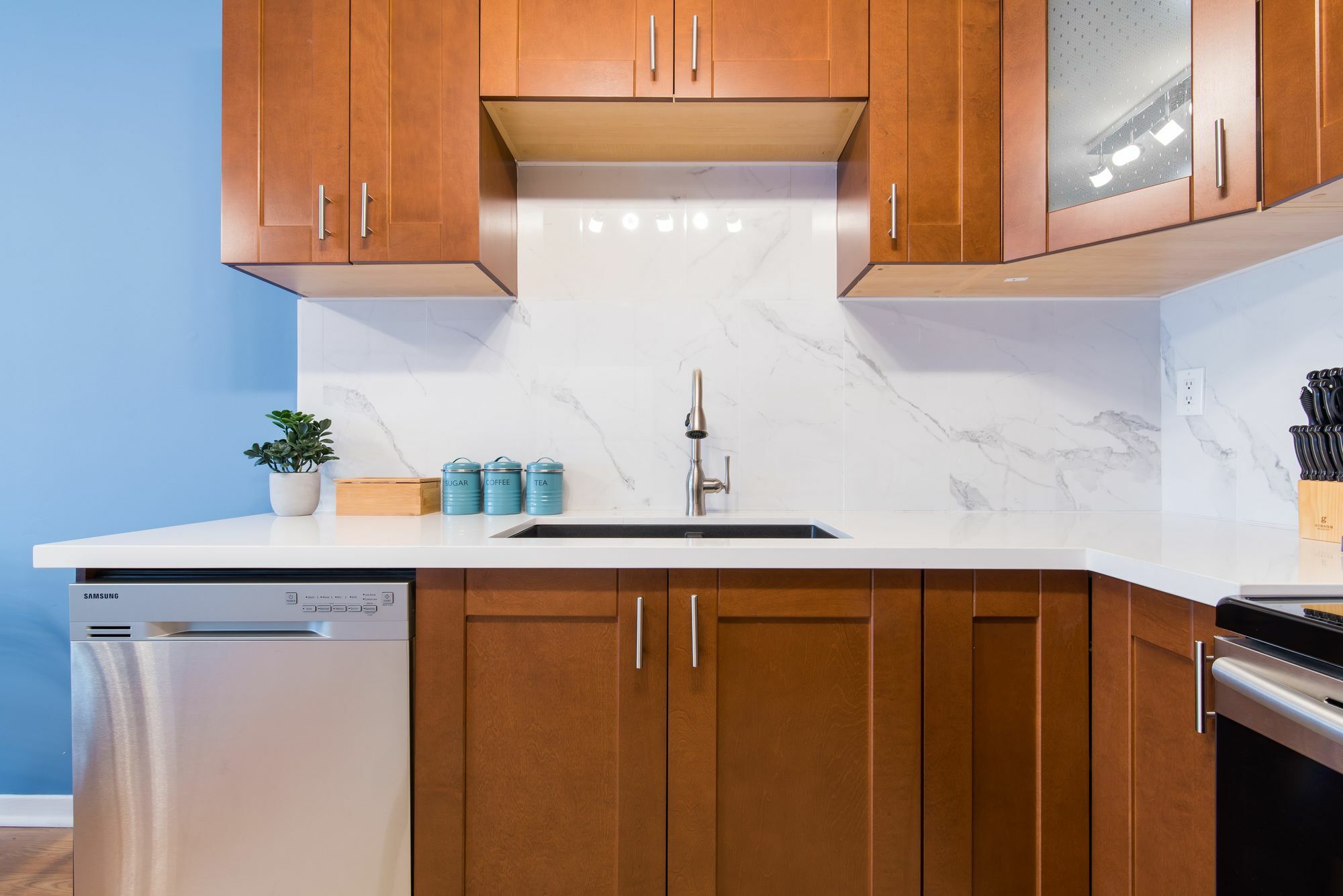 Bi-level 3br In Little Italy By Sonder