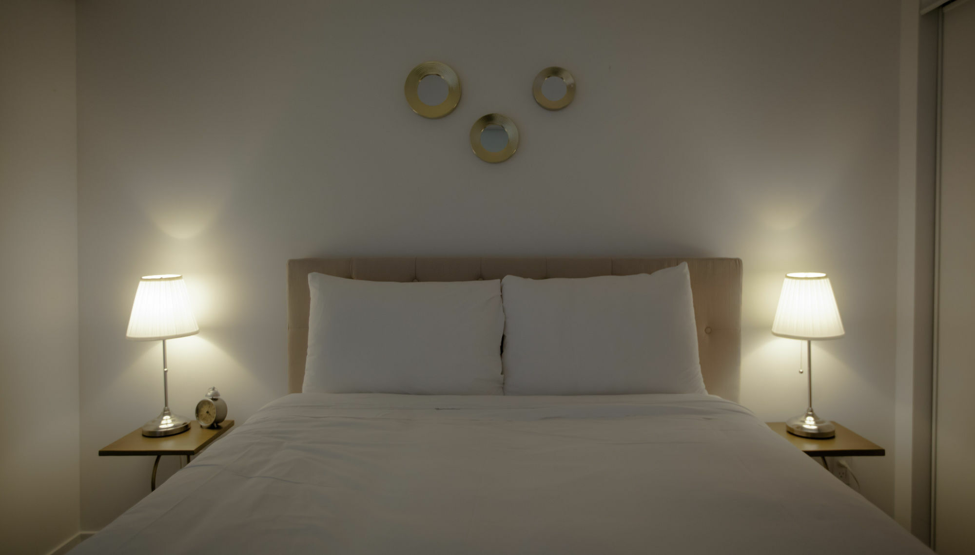 Queen Street 2 Bed Apartment Toronto
