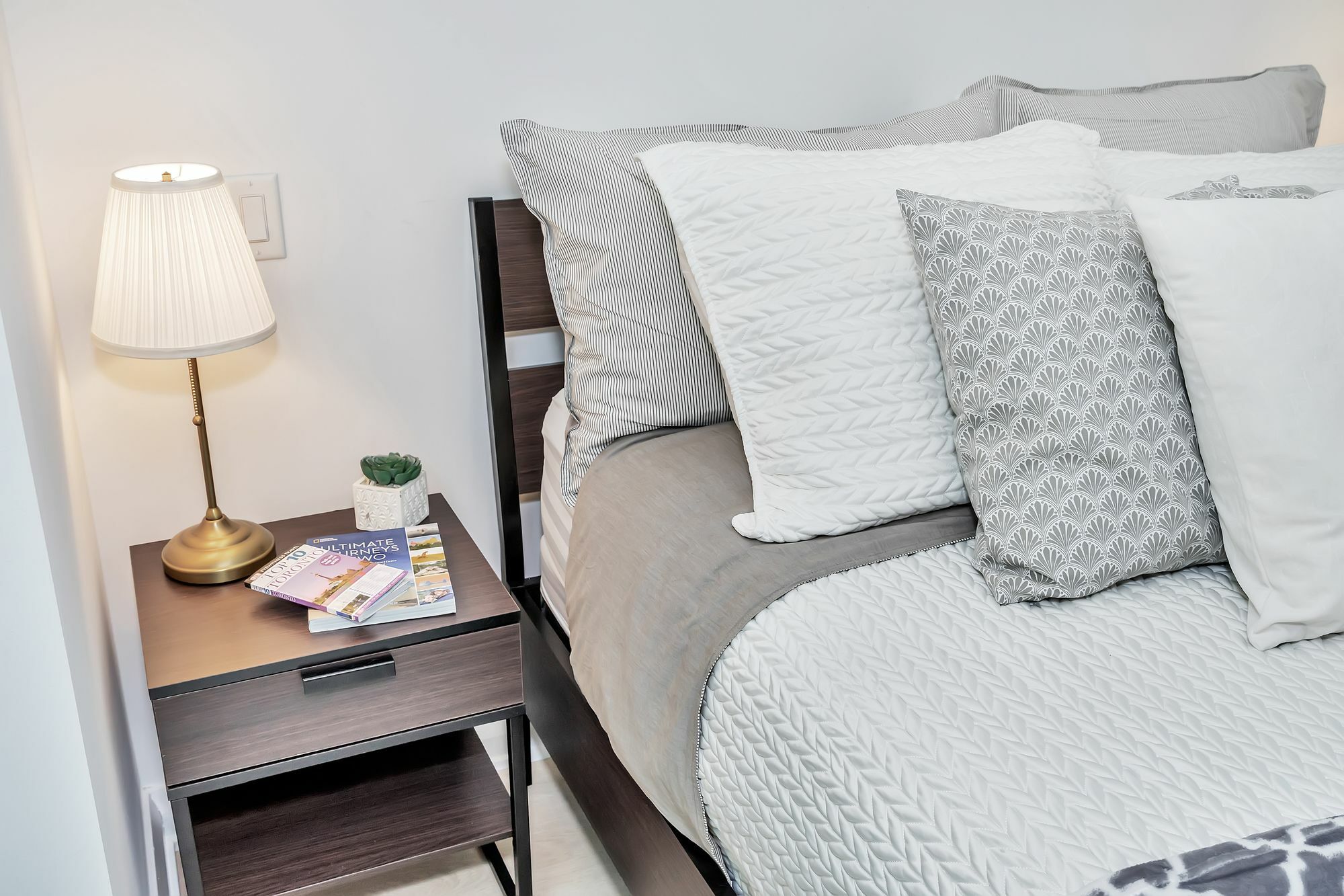 Quickstay - Classic & Trendy Yorkville Hotel Toronto