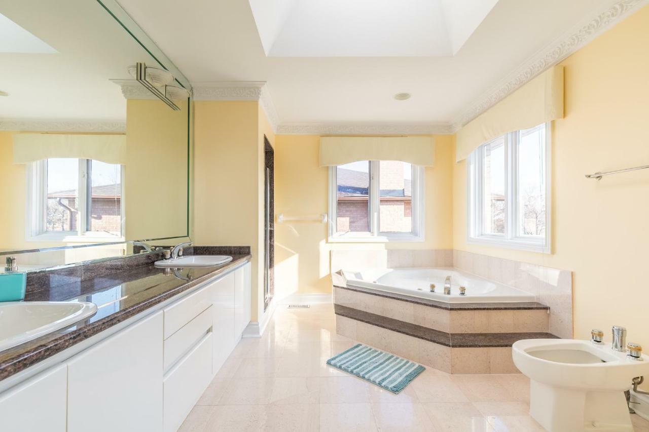 Simply Comfort. North York Guest house