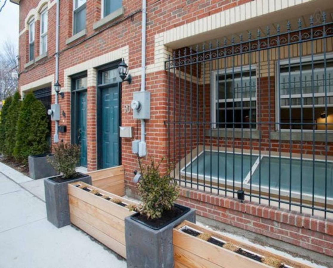 Last Minute Downtown Deals . Apartment