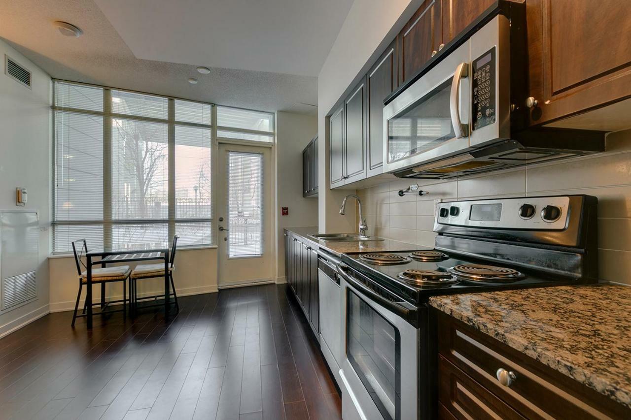 Apartment Cozy Studio Steps To Ttc, Lake, And Downtown