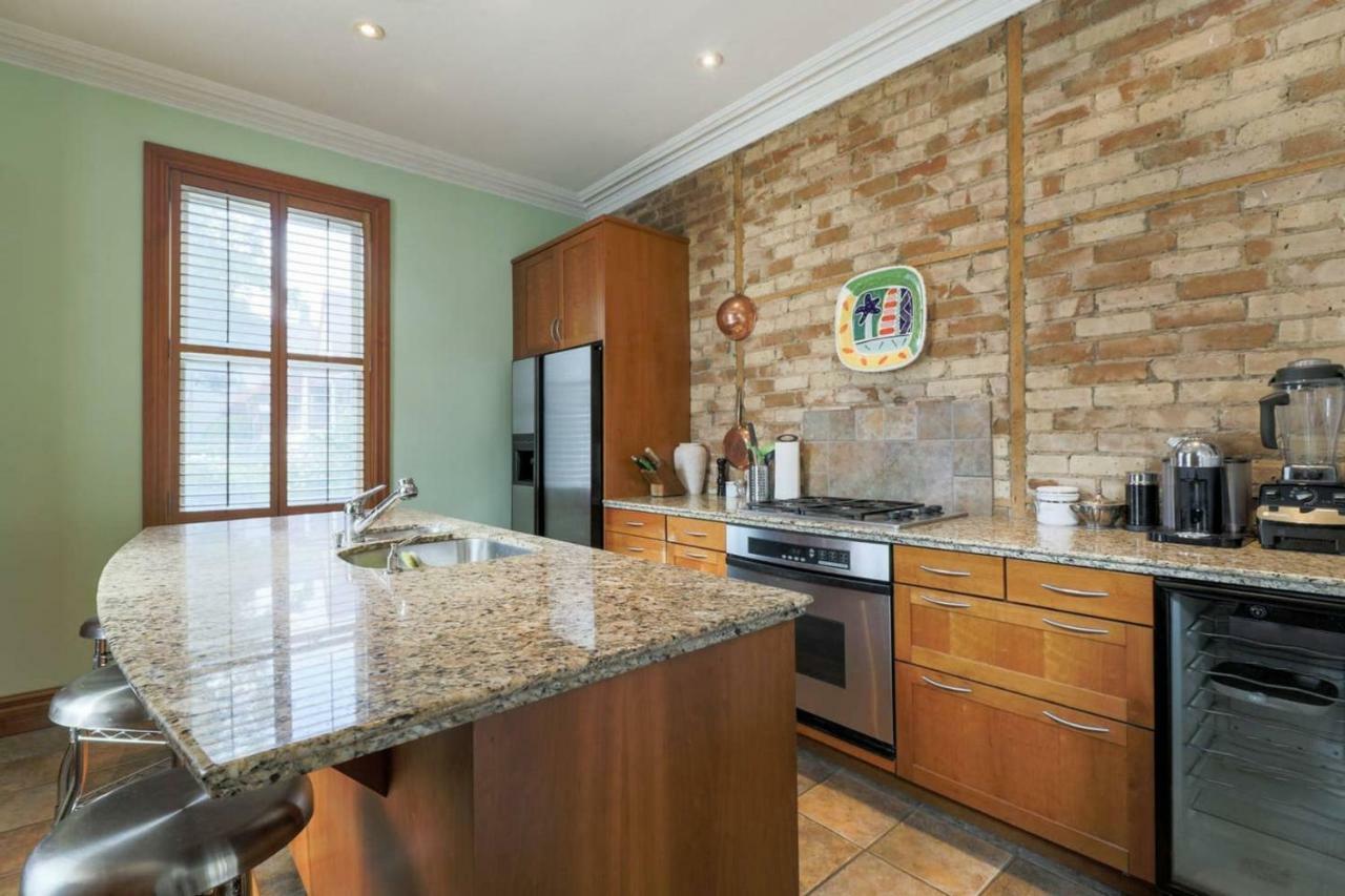 Holiday home Chic Townhouse With Private Patio *