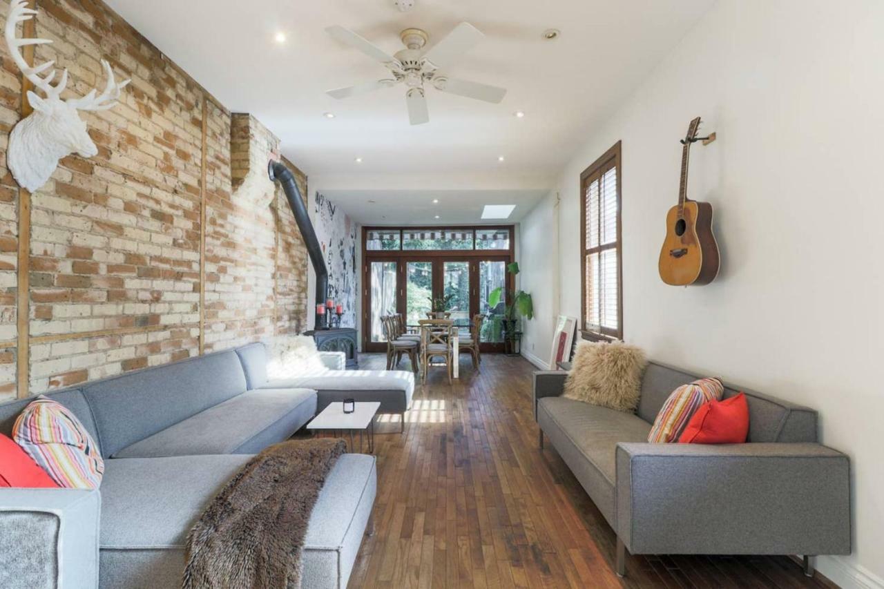 Chic Townhouse With Private Patio *