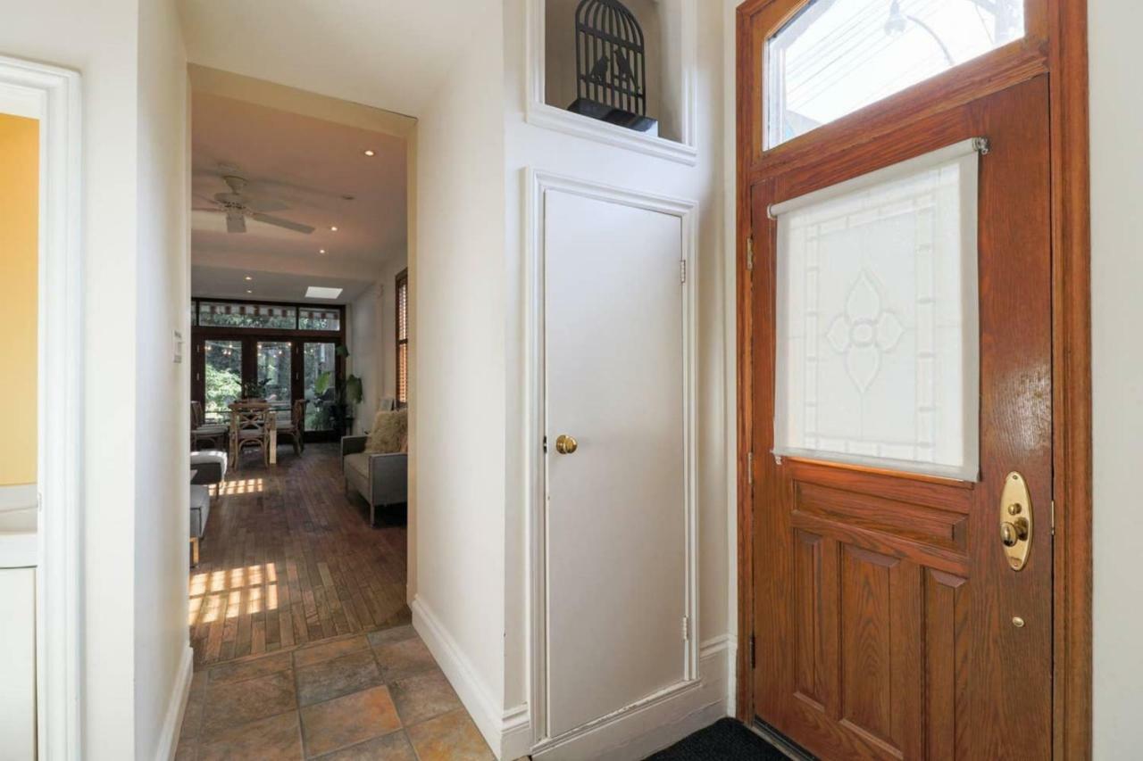 Holiday home Chic Townhouse With Private Patio Toronto