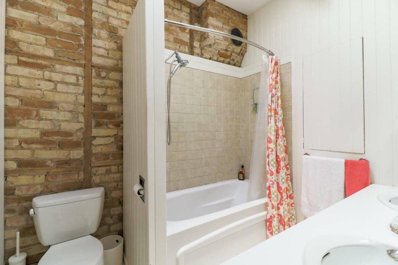 Chic Townhouse With Private Patio * Toronto