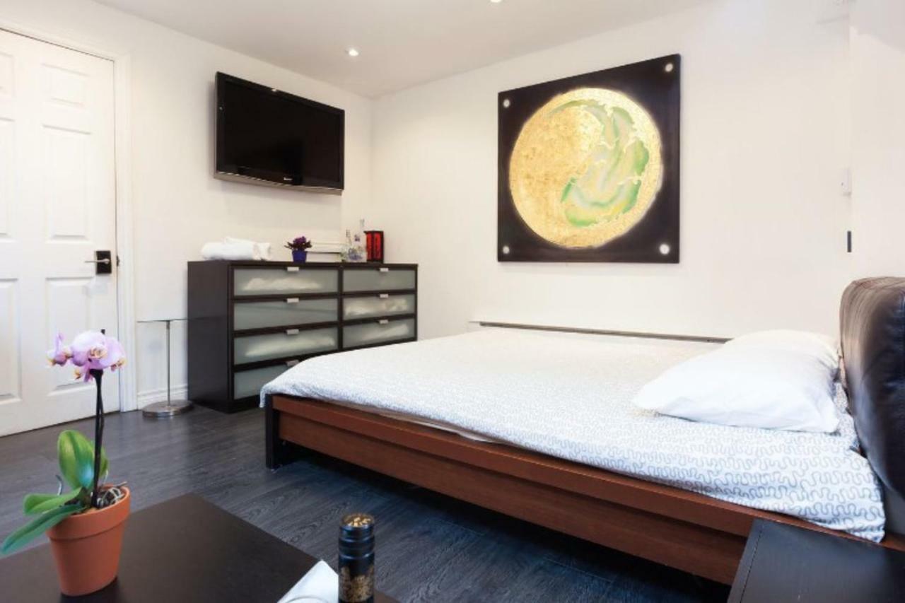 Last Minute Downtown Deals . Apartment