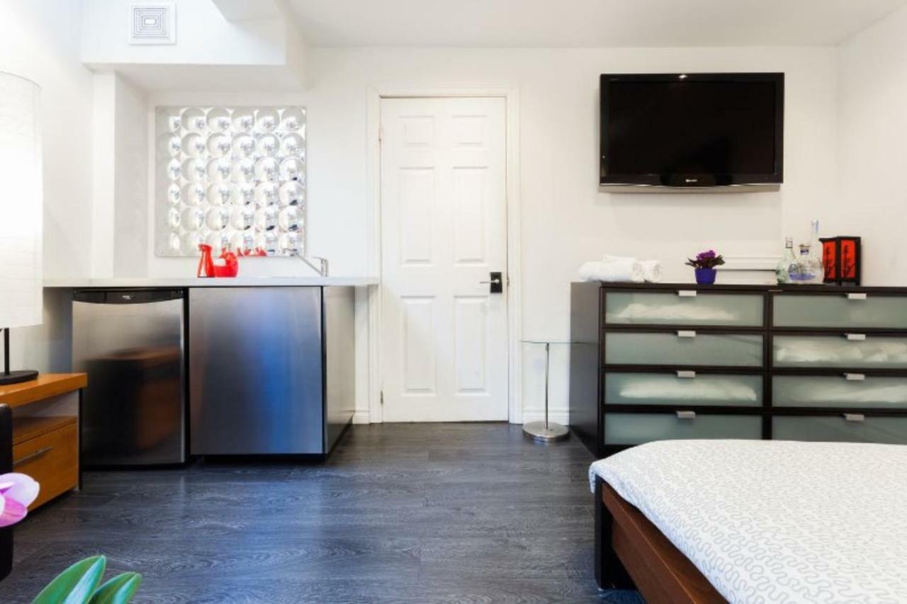 Last Minute Downtown Deals . Apartment