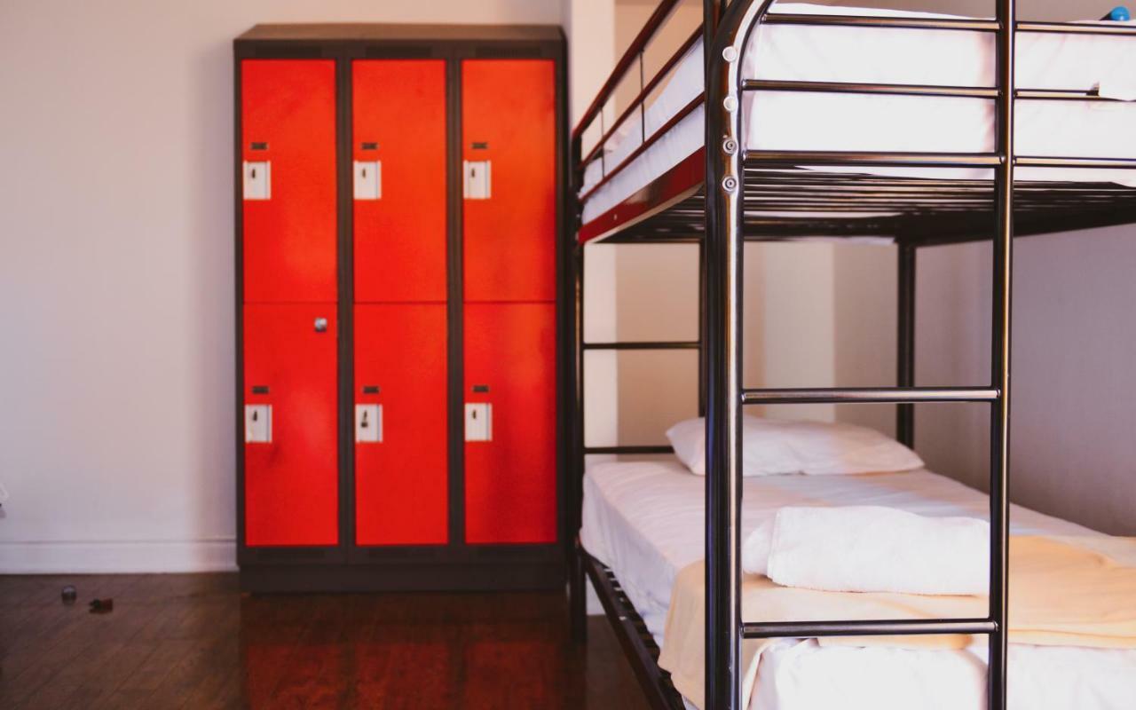 Kensington College Backpackers Hostel *