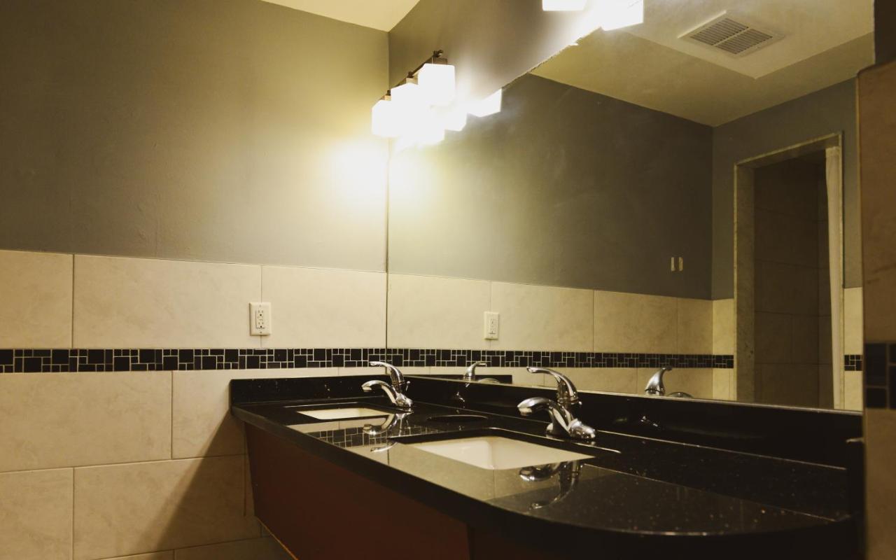 Kensington College Backpackers Toronto