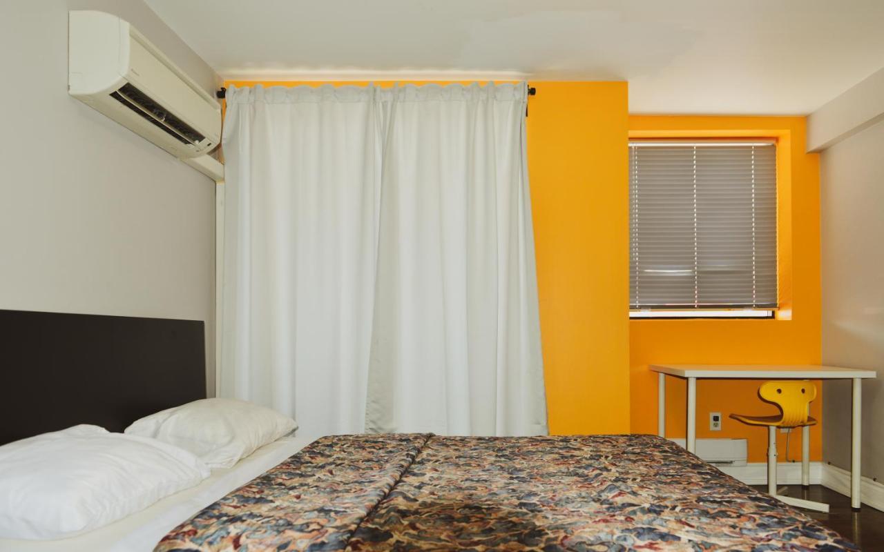 Kensington College Backpackers Hostel *