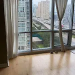 Lovely- 1 Bedroom Condo With Pool