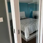 Lovely- 1 Bedroom Condo With Pool