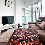Luxury 2 Bedrooms With Lakeview Cn Tower Entertainment District Rogers Centre