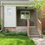 Bright And Quiet Bedroom Near Subway, Koreatown And Uoft