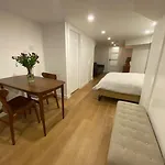 Lower Level Newly Renovated Studio Apartment In Central Downtown Location