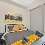 Cn Tower View 2 Bed Home Near Rogers Centre, Scotiabank, Mtcc