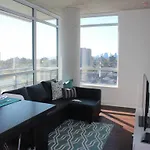 Eg Suites - Modern Queen West Condo