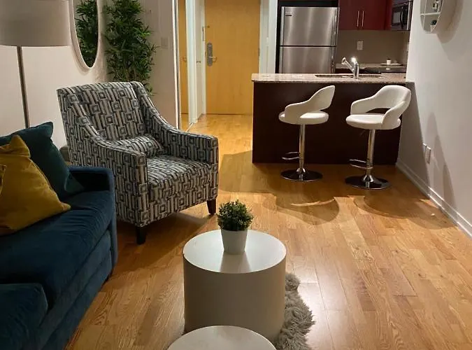 Toronto Cn Tower Maple Leaf Square Luxurious 2 Bedroom Condo
