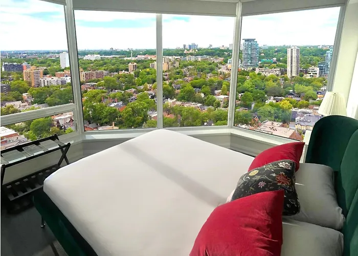 Luxury 2-Bedroom Apartment In Yorkville With The Best City View In Downtown Toronto