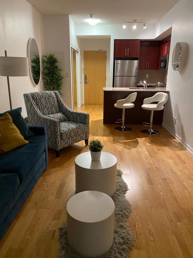 Cn Tower Maple Leaf Square Luxurious 2 Bedroom Apartment
