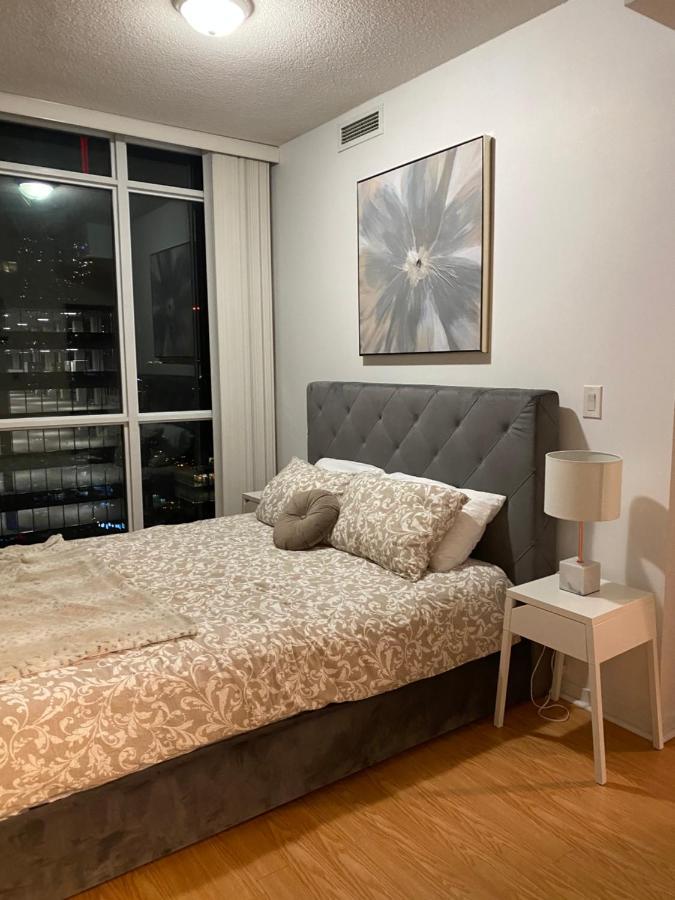 Apartment Cn Tower Maple Leaf Square Luxurious 2 Bedroom Toronto