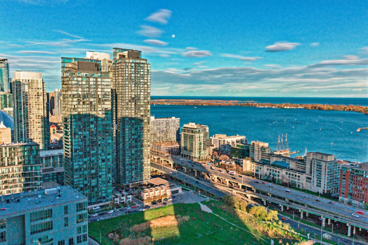 Classic Downtown Lakeview With Free Parking Apartment Toronto