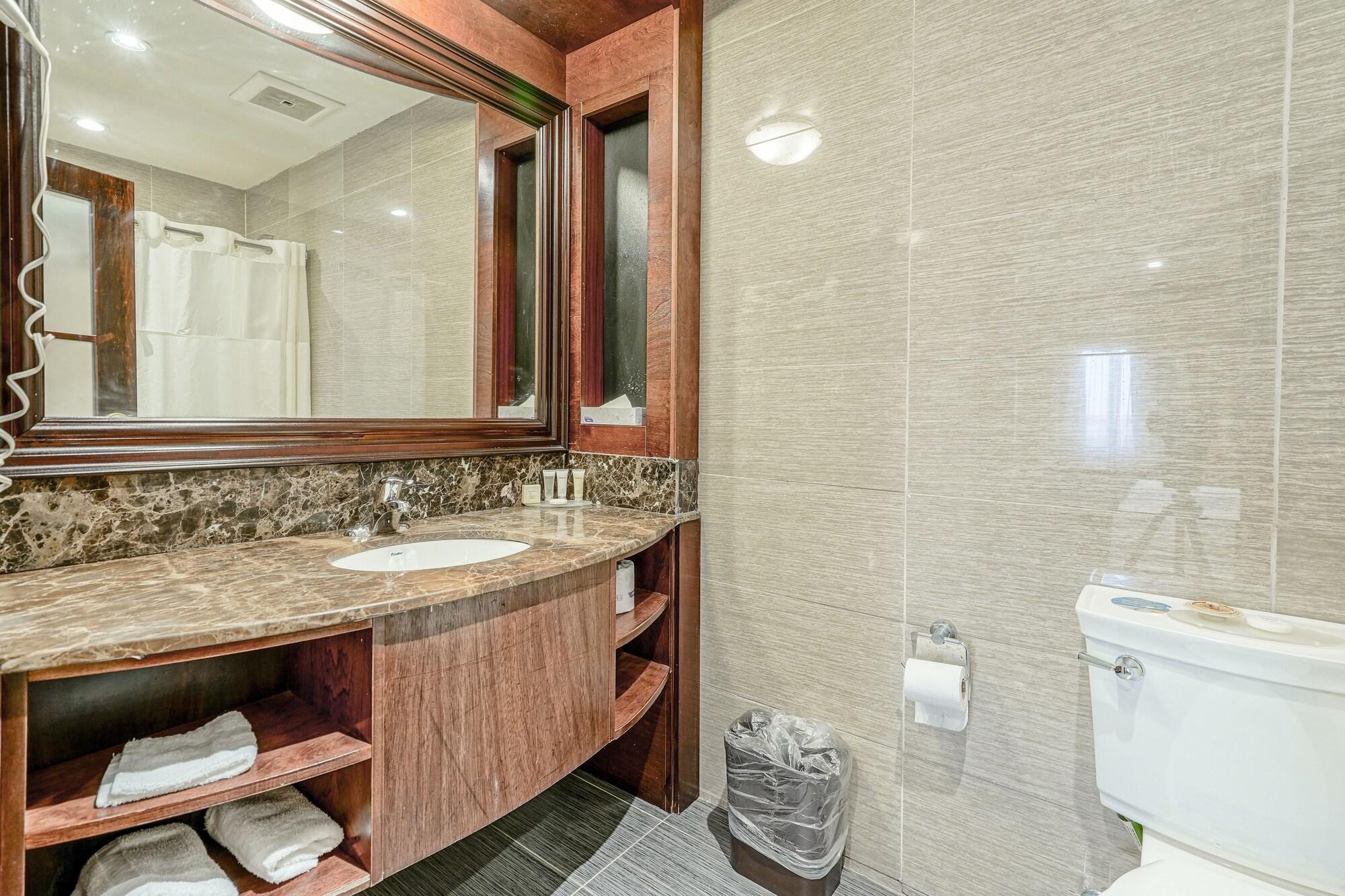 Woodbine & Hotel 3*