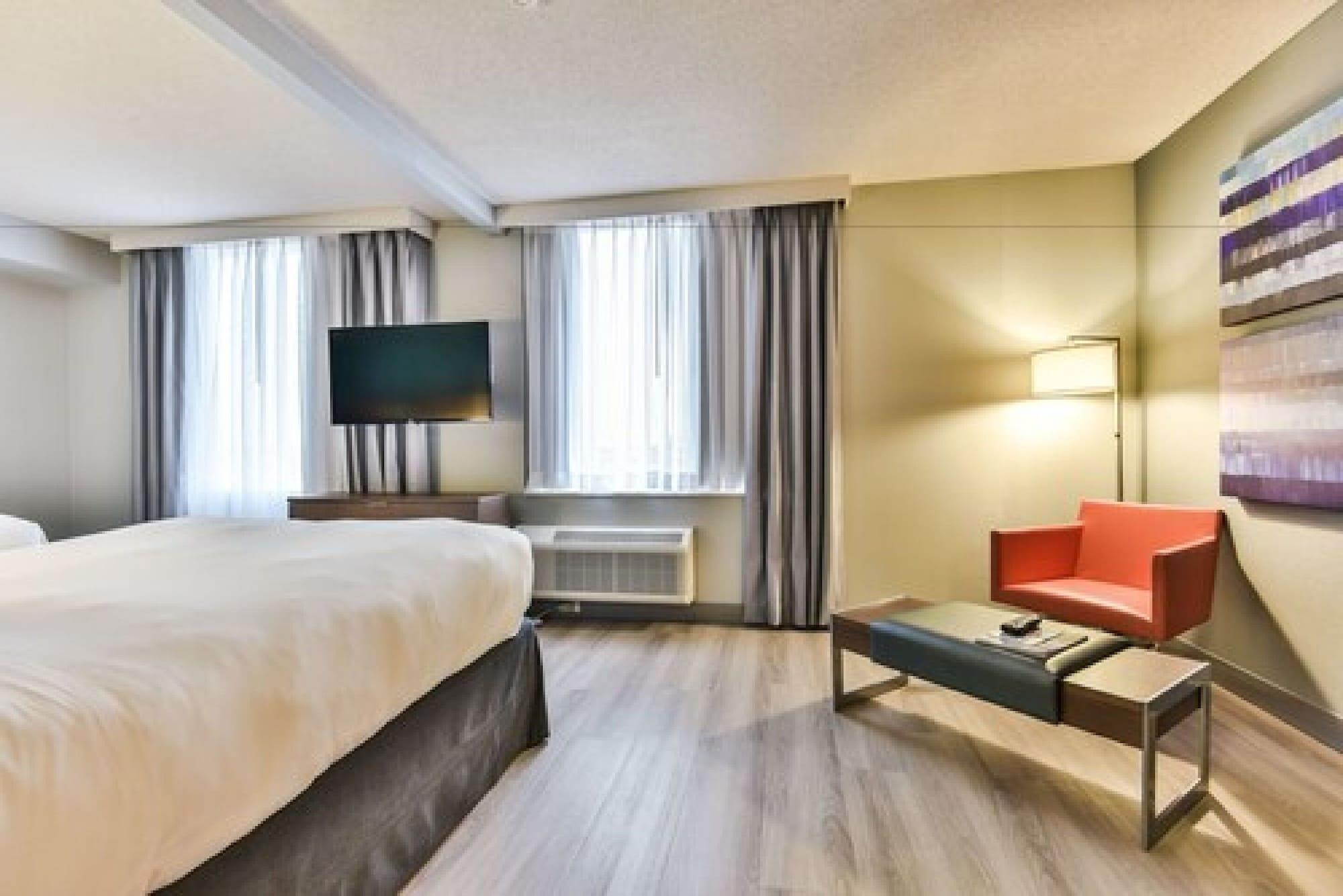Radisson Airport