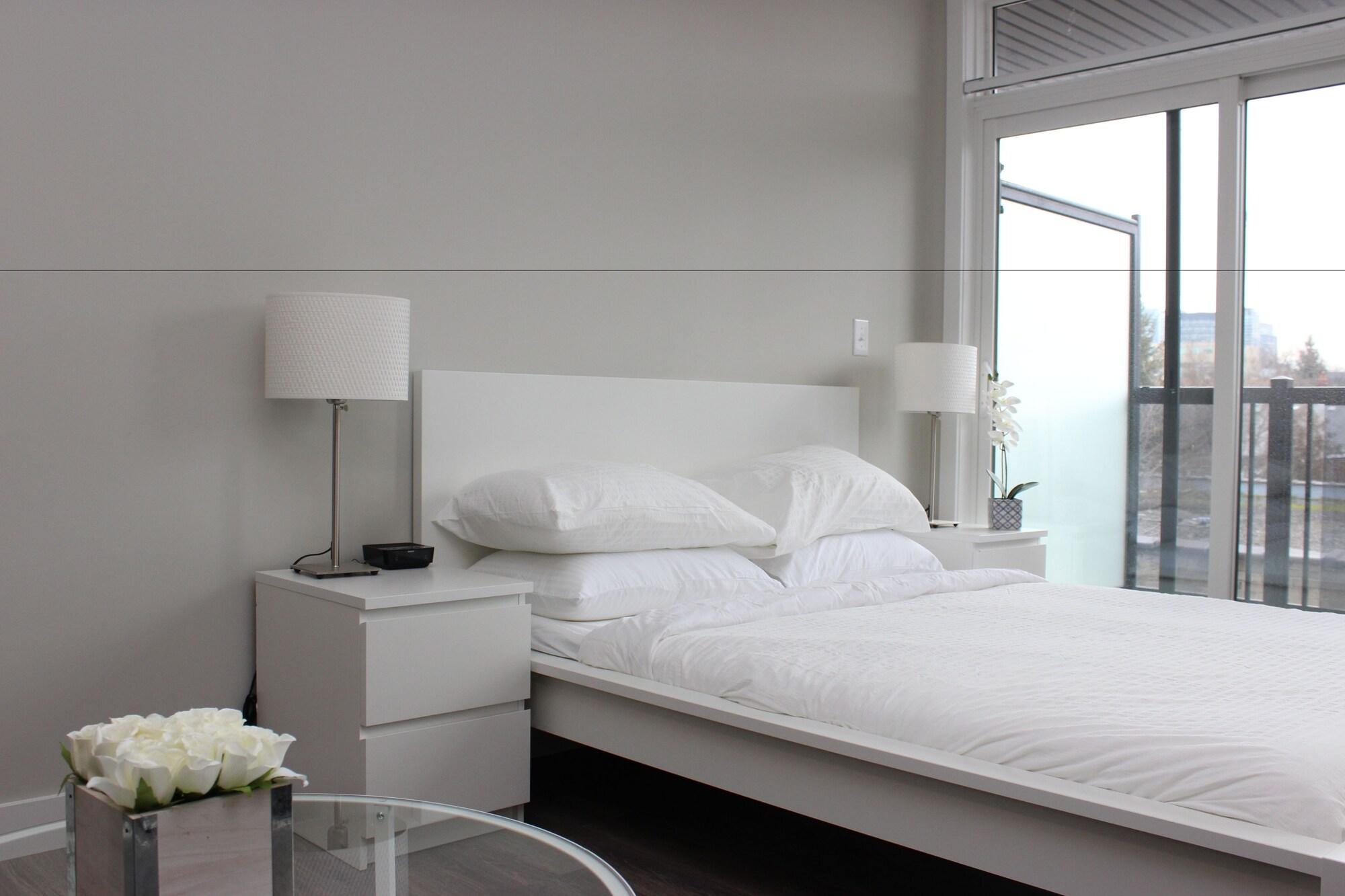 Apartment Atlas Suites- Furnished Apartments-college Street, *