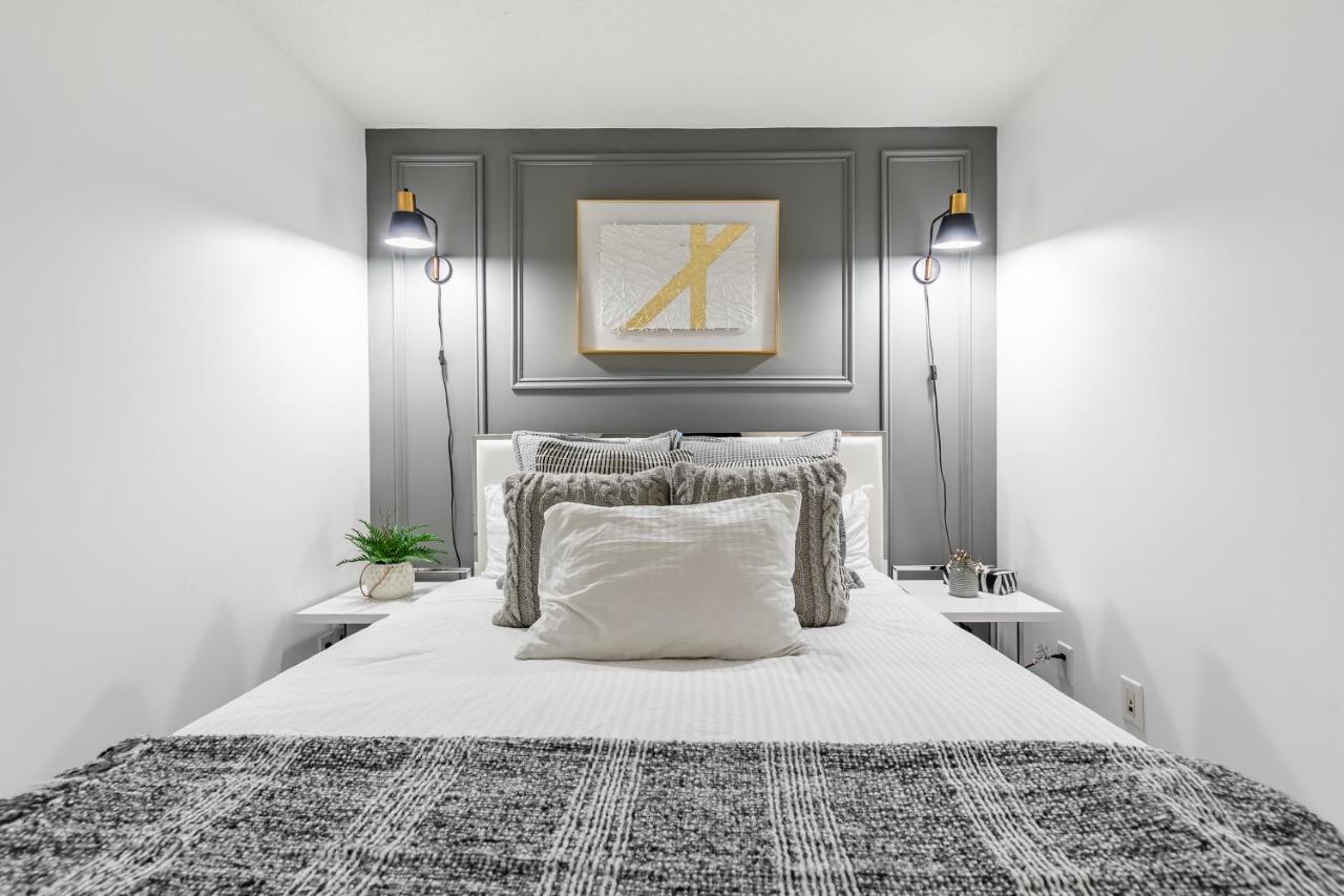Luxury 2br Downtown W/ Cn Tower View *