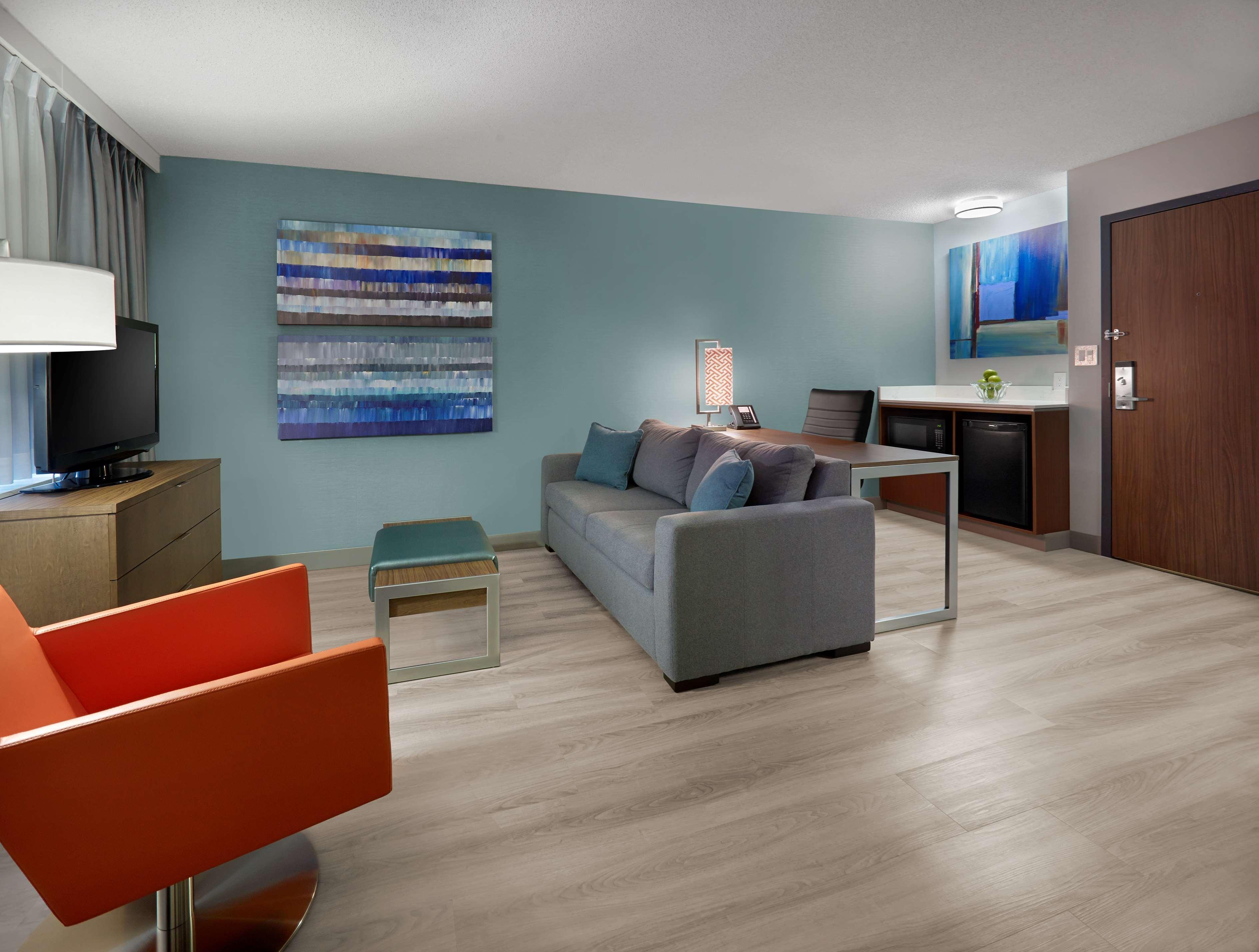 Hotel Radisson Airport 3*