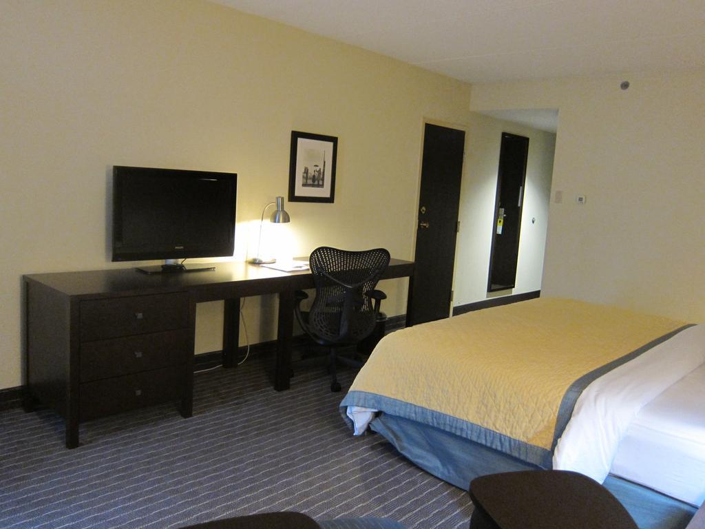 Hotel Edward North York