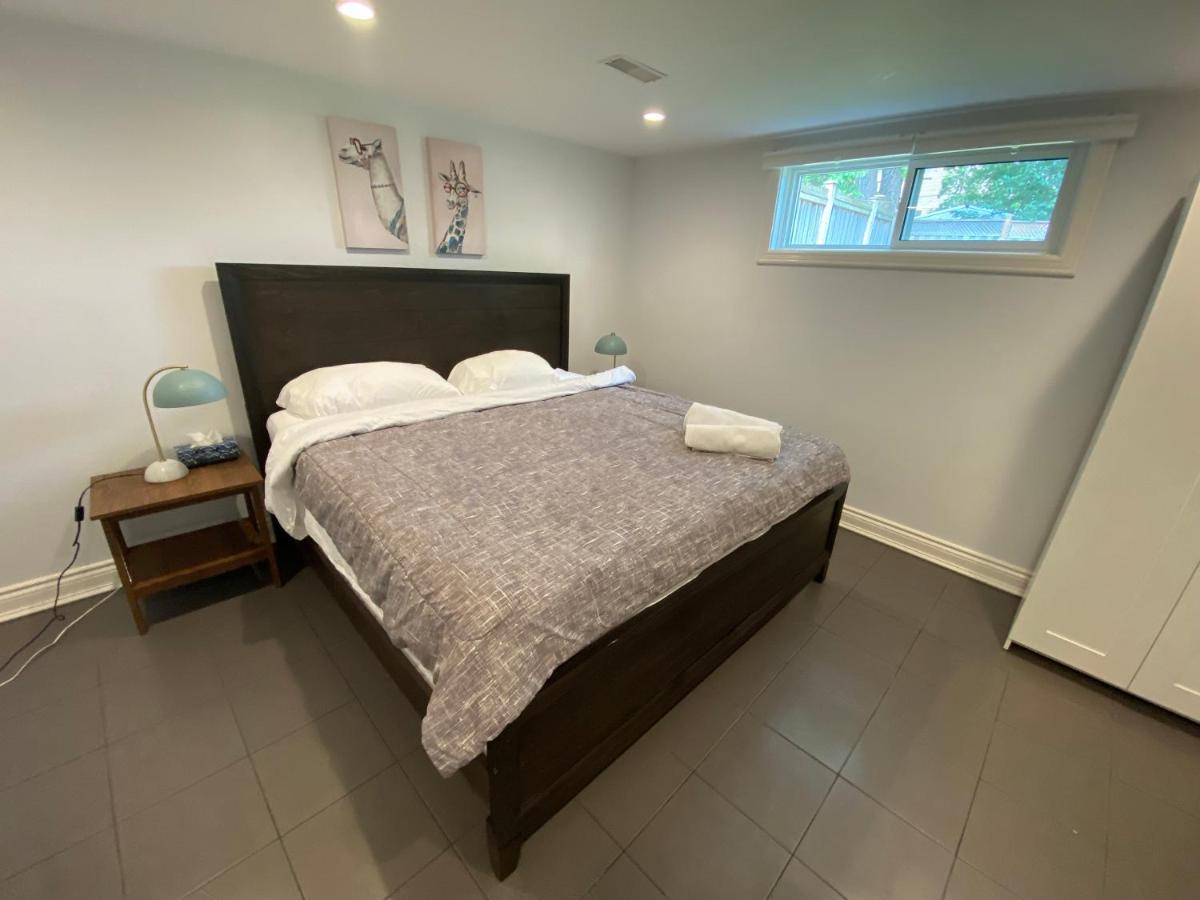 Yonge And Finch Subway !t Spacious And Modern Private Bdr With Shared Bathroom Homestay Toronto