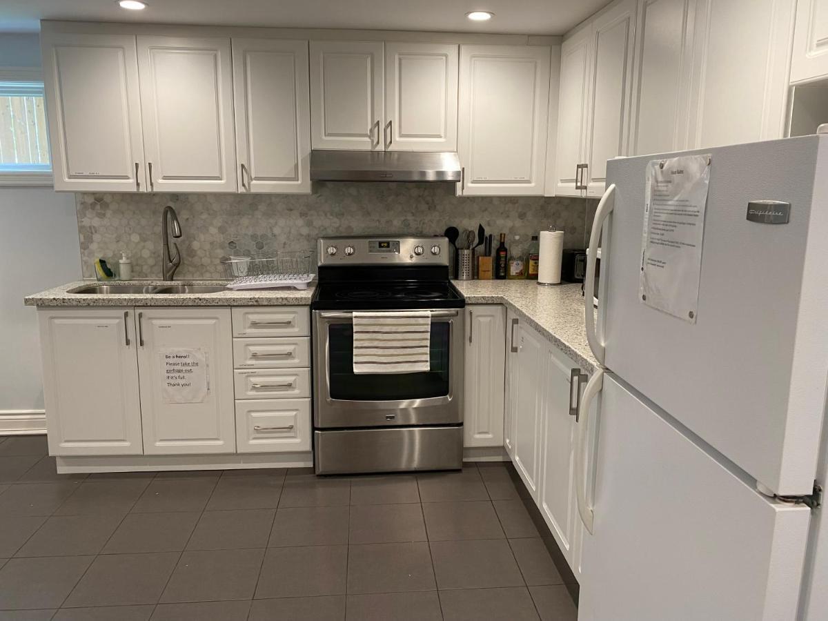 Homestay Yonge And Finch Subway !t Spacious And Modern Private Bdr With Shared Bathroom Toronto