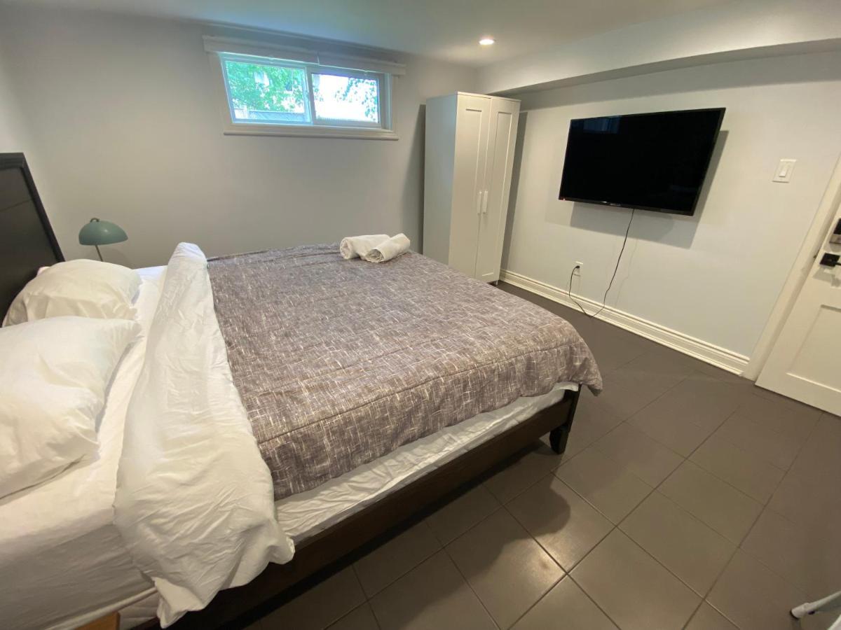Yonge And Finch Subway !t Spacious And Modern Private Bdr With Shared Bathroom *